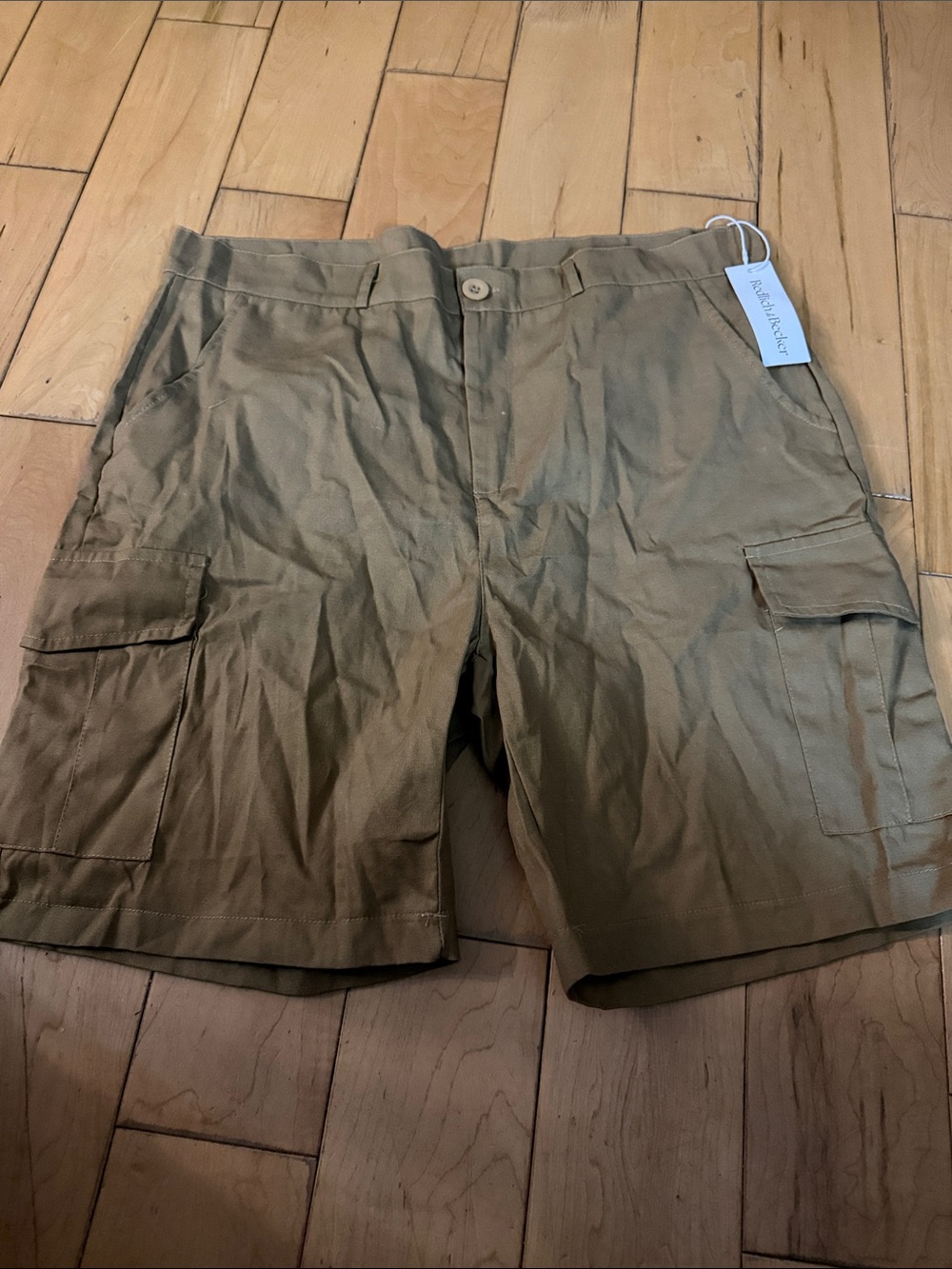 Classic Men's Cargo Shorts in Olive/Tan by